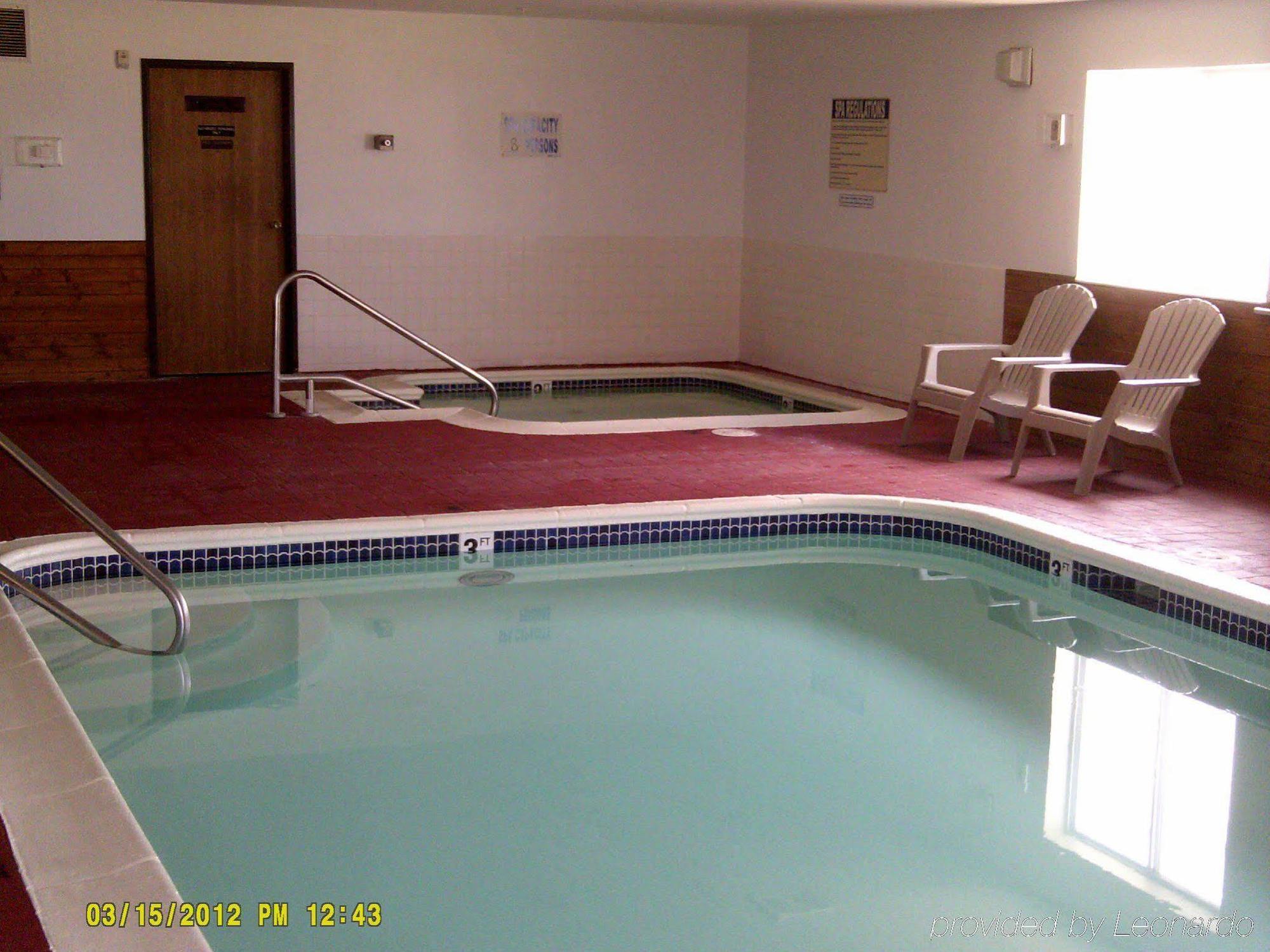 Capri Inn & Suites - Beatrice Buitenkant foto